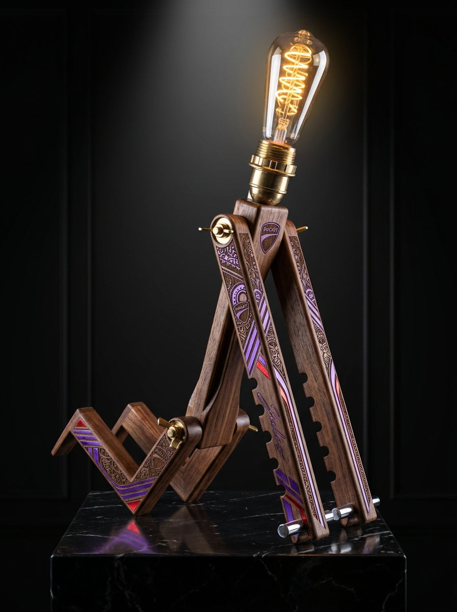 Julio One Color — Sculpture lumineuse personnalisable en bois suisse